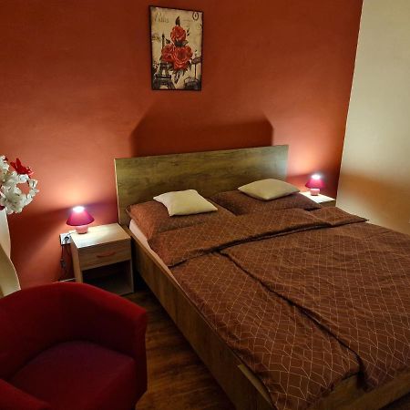 Matyas Apartman Тата Экстерьер фото