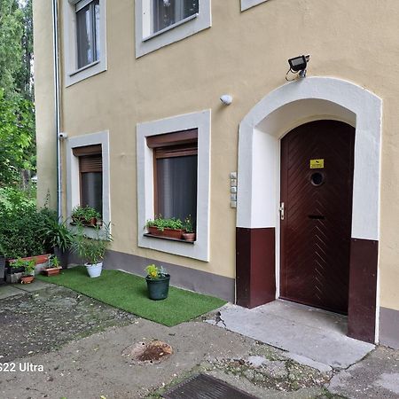 Matyas Apartman Тата Экстерьер фото