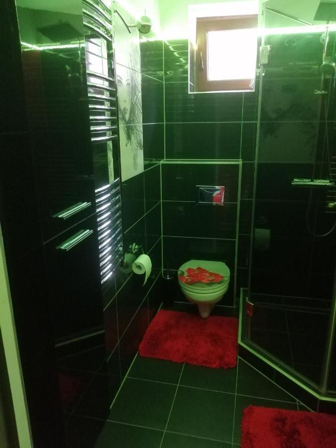 Matyas Apartman Тата Экстерьер фото